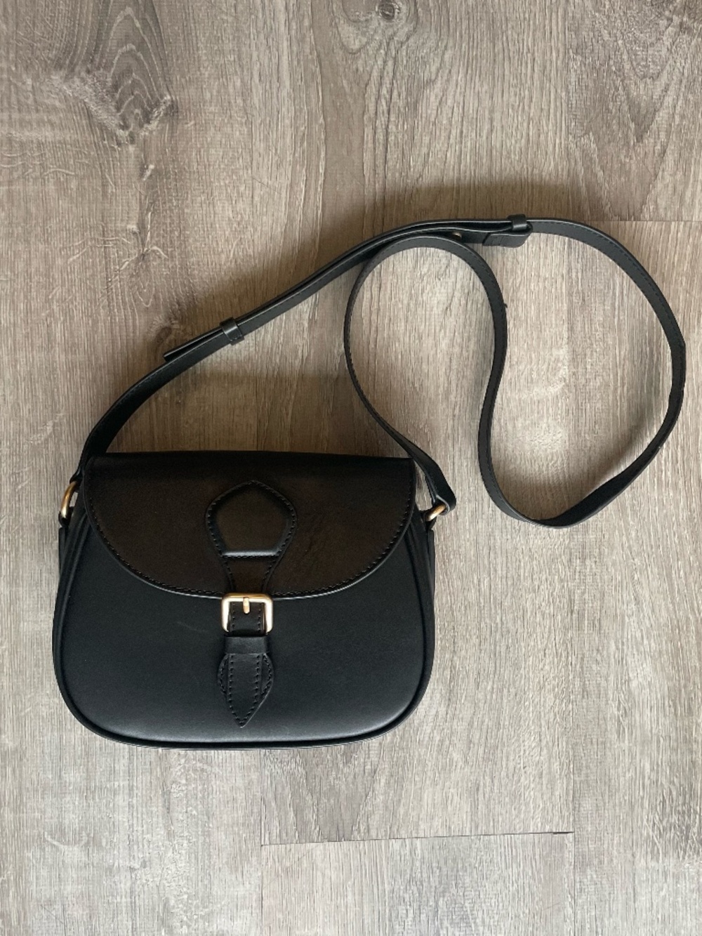 Banana Republic Black Leather Saddle Crossbody Bag Brass Buckle Flap